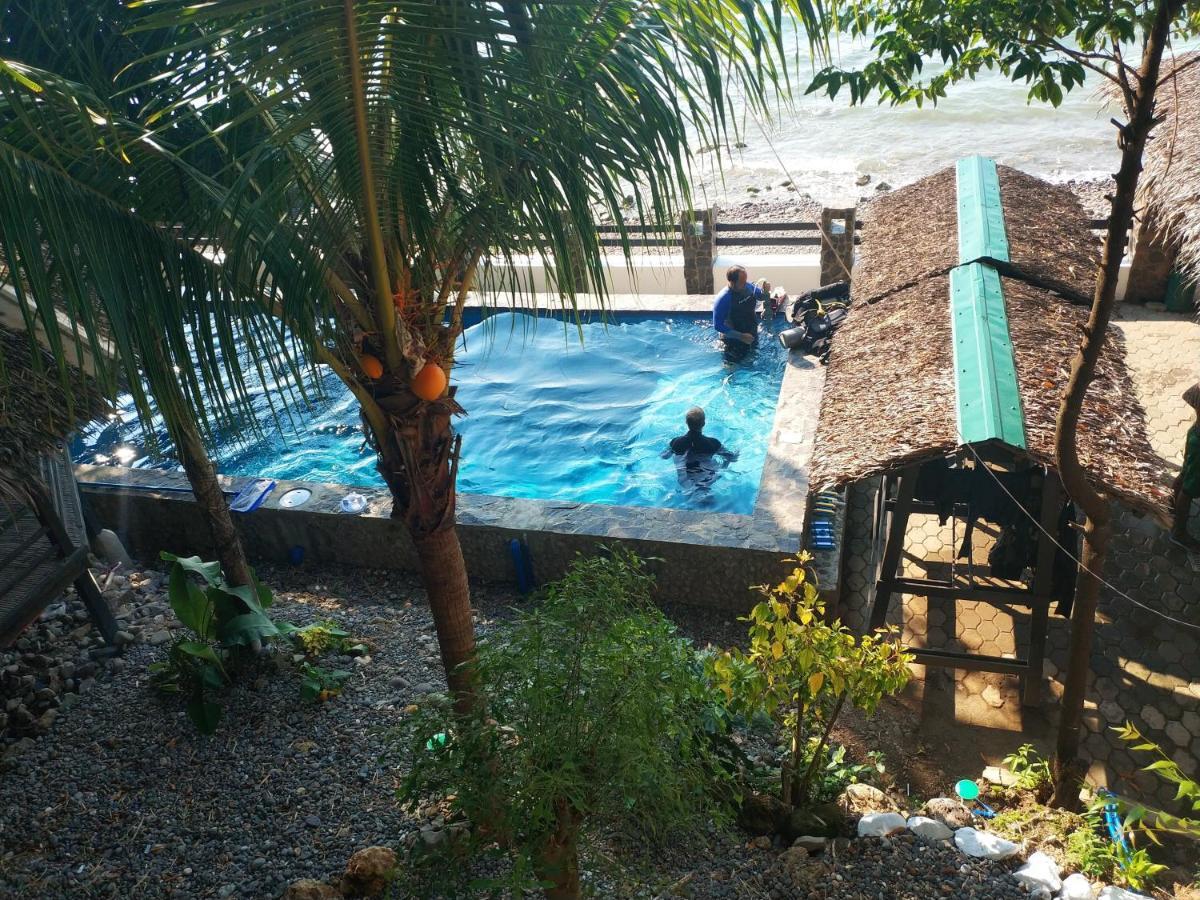บลู ริบบิ้น ไดฟ์ รีสอร์ต Hotel มาบีนี ภายนอก รูปภาพ