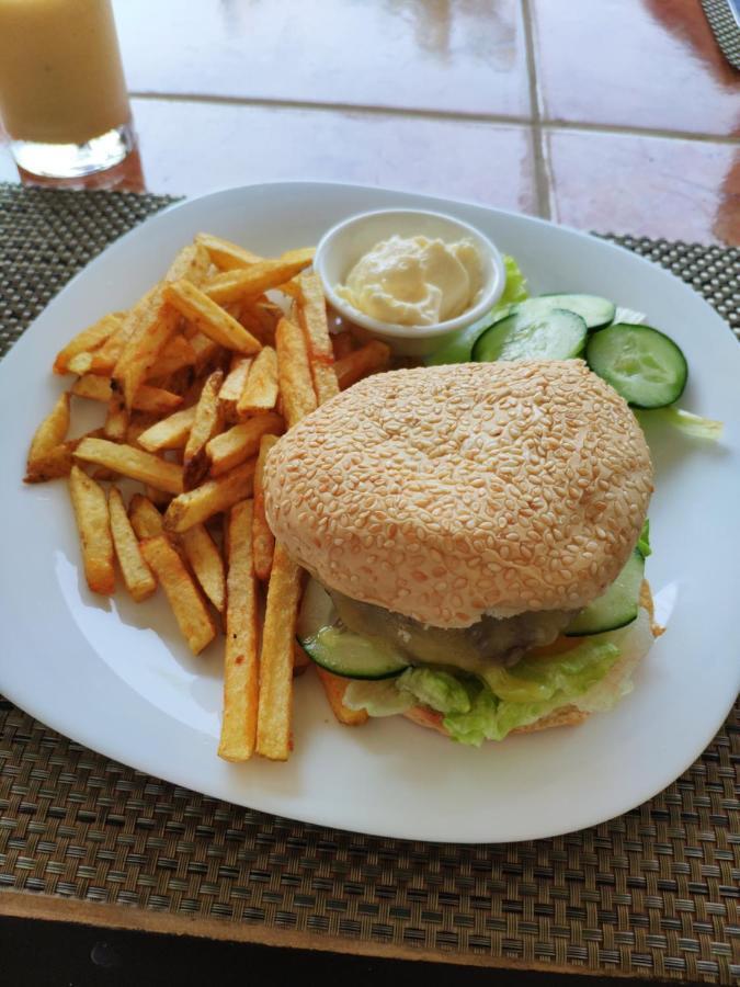 บลู ริบบิ้น ไดฟ์ รีสอร์ต Hotel มาบีนี ภายนอก รูปภาพ