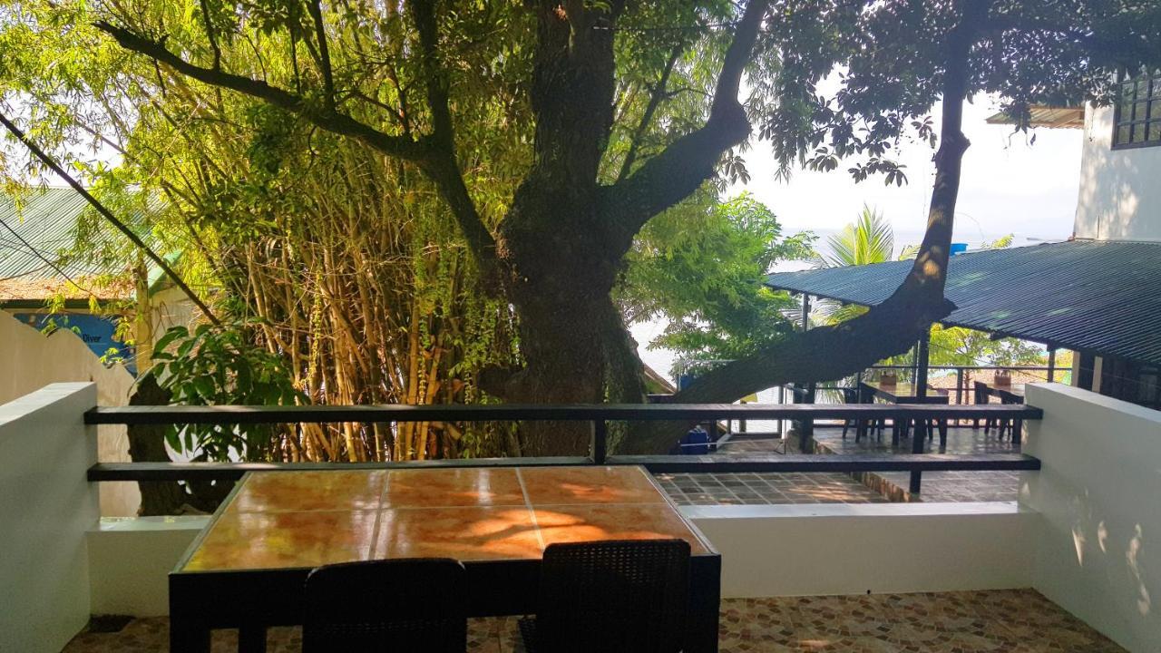 บลู ริบบิ้น ไดฟ์ รีสอร์ต Hotel มาบีนี ภายนอก รูปภาพ